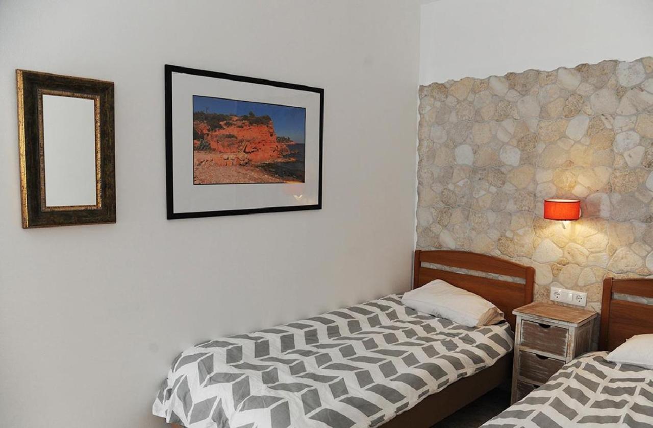 Pension Subirats Perello El Perello  Exterior photo